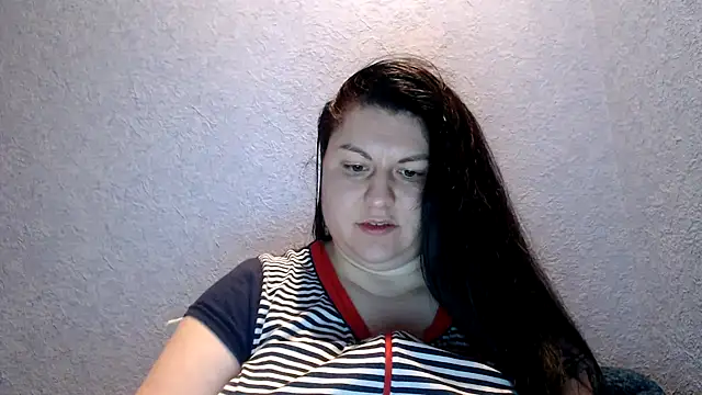 Snapshot of KiraSwee chatting on 11-28-25, 07:16 KiraSwee online show from 11-28-25, 07:16