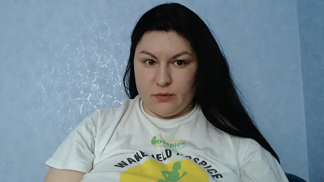 Snapshot of KiraSwee chatting on 12-17-25, 07:36 KiraSwee online show from 12-17-25, 07:36