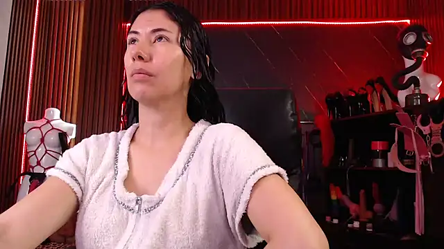 XiaQueen online show from 09-25-25, 11:36