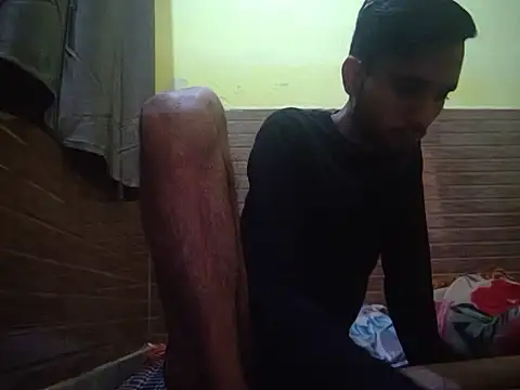 Snapshot of Queen_Couple chatting on 02-21-25, 05:31 Queen Couple online show from 02-21-25, 05:31