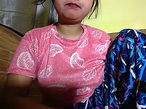 Snapshot of Queen_Couple chatting on 02-27-25, 05:26 Queen Couple online show from 02-27-25, 05:26