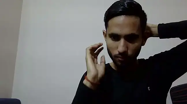 Snapshot of Queen_Couple chatting on 03-01-25, 06:35 Queen Couple online show from 03-01-25, 06:35