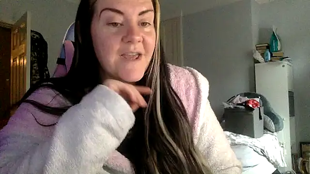 Snapshot of AureliaXOX chatting on 02-09-25, 02:07 AureliaXOX online show from 02-09-25, 02:07