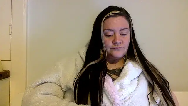 Snapshot of AureliaXOX chatting on 02-12-25, 12:22 AureliaXOX online show from 02-12-25, 12:22