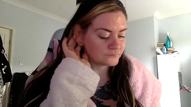 Snapshot of AureliaXOX chatting on 02-14-25, 01:51 AureliaXOX online show from 02-14-25, 01:51