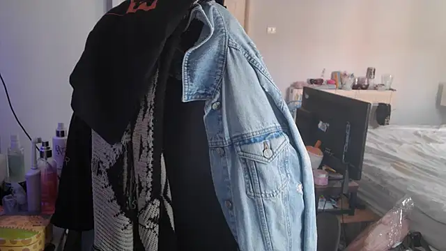 Snapshot of AureliaXOX chatting on 09-24-25, 08:28 AureliaXOX online show from 09-24-25, 08:28