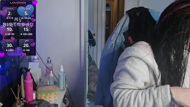 Snapshot of AureliaXOX chatting on 10-22-25, 10:37 AureliaXOX online show from 10-22-25, 10:37