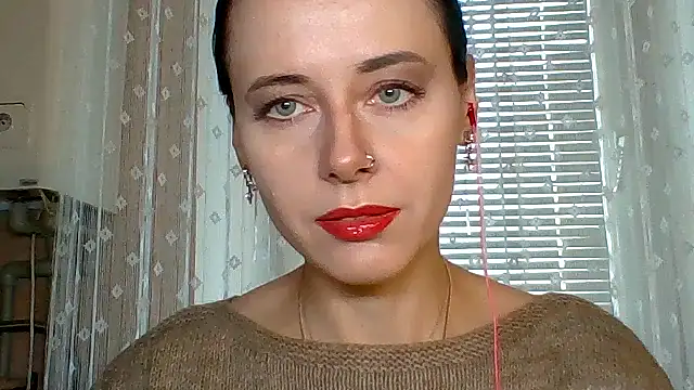 LuminousLady online show from 10-30-25, 10:06