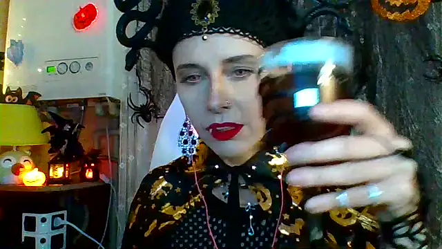 LuminousLady online show from 10-31-25, 06:20