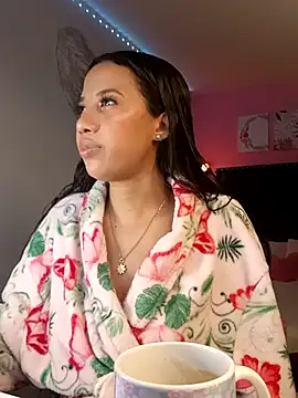 SallyWhitee online show from 03-26-26, 04:29