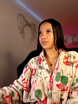 SallyWhitee online show from 04-28-26, 05:34