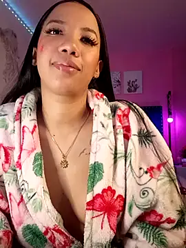 Snapshot of SallyWhitee chatting on 05-06-26, 05:25 SallyWhitee online show from 05-06-26, 05:25