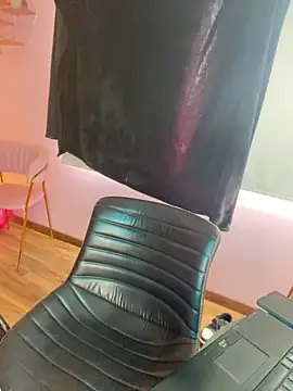 Snapshot of Valu_euphoria chatting on 02-21-25, 07:54 Valu euphoria online show from 02-21-25, 07:54