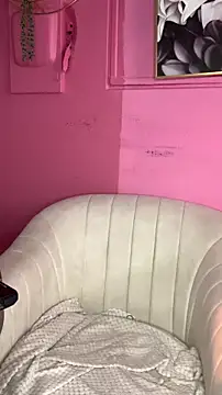 Snapshot of Valu_euphoria chatting on 11-22-25, 04:17 Valu euphoria online show from 11-22-25, 04:17