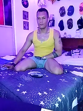 Snapshot of XhaseFoX chatting on 03-02-25, 11:20 XhaseFoX online show from 03-02-25, 11:20