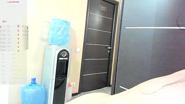 Snapshot of Amely_Li1 chatting on 03-12-25, 07:24 Amely Li1 online show from 03-12-25, 07:24