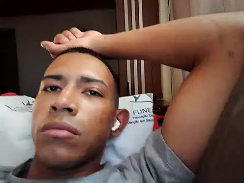 Mineirinho043 online show from 02-14-25, 02:44