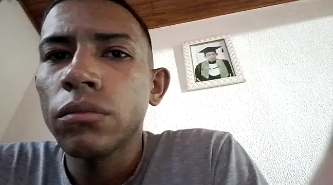 Mineirinho043 online show from 02-14-25, 09:43