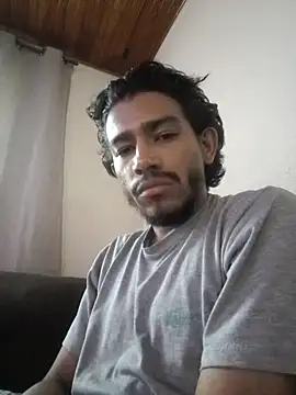 Mineirinho043 online show from 10-18-25, 02:29