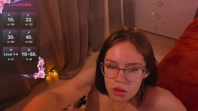 Snapshot of Mia_Luw chatting on 10-21-25, 03:46 Mia Luw online show from 10-21-25, 03:46