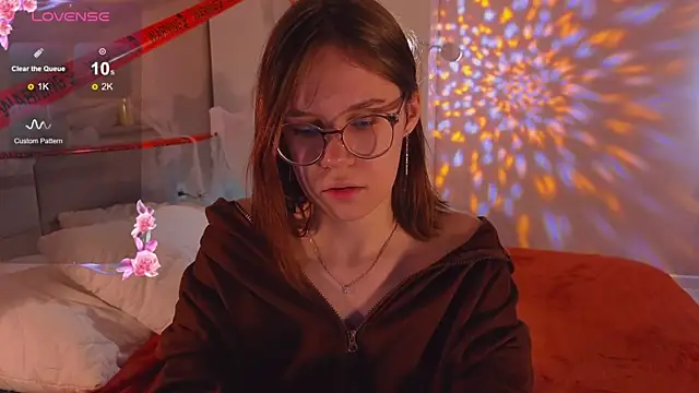 Snapshot of Mia_Luw chatting on 11-01-25, 03:52 Mia Luw online show from 11-01-25, 03:52