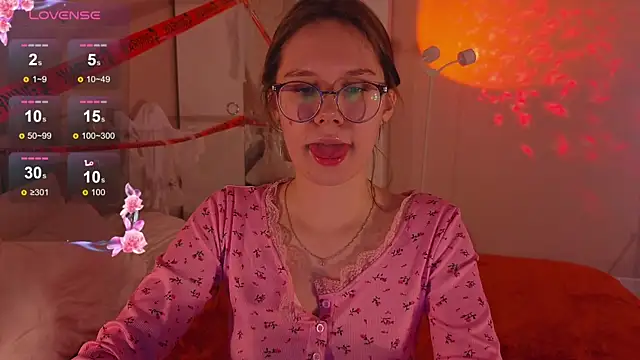 Snapshot of Mia_Luw chatting on 11-02-25, 03:53 Mia Luw online show from 11-02-25, 03:53