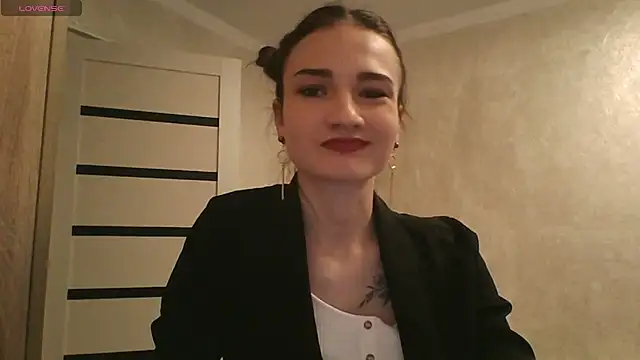 Snapshot of RoyalDessertt chatting on 03-06-25, 09:47 RoyalDessertt online show from 03-06-25, 09:47