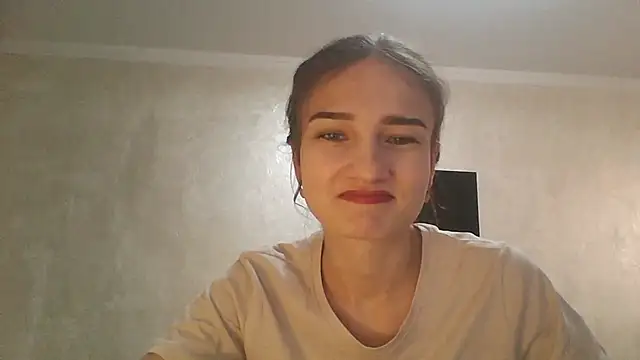 Snapshot of RoyalDessertt chatting on 09-15-25, 10:04 RoyalDessertt online show from 09-15-25, 10:04