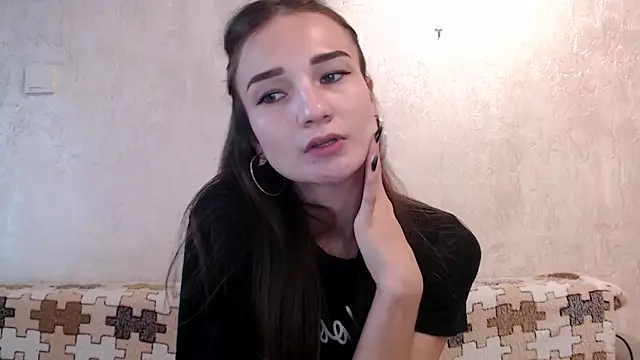 Snapshot of RoyalDessertt chatting on 11-12-25, 08:15 RoyalDessertt online show from 11-12-25, 08:15