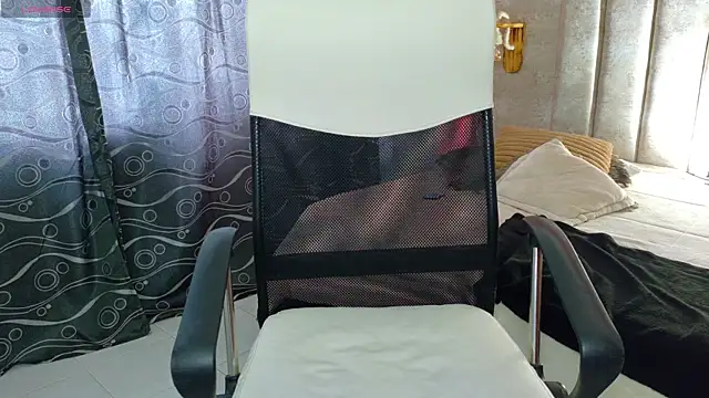 Snapshot of Alektra_bryce chatting on 09-18-25, 08:11 Alektra bryce online show from 09-18-25, 08:11