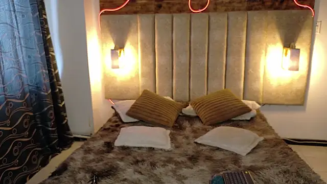 Snapshot of Alektra_bryce chatting on 09-24-25, 07:39 Alektra bryce online show from 09-24-25, 07:39