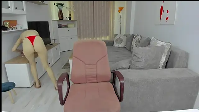 Snapshot of Celine_Roxelle chatting on 03-21-25, 02:40 Celine Roxelle online show from 03-21-25, 02:40