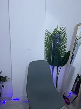 Snapshot of Celine_Roxelle chatting on 10-10-25, 06:51 Celine Roxelle online show from 10-10-25, 06:51