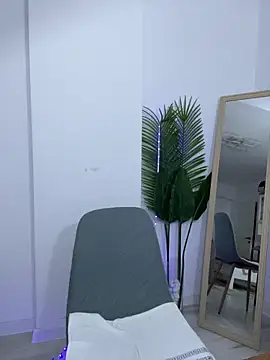 Snapshot of Celine_Roxelle chatting on 10-13-25, 03:23 Celine Roxelle online show from 10-13-25, 03:23