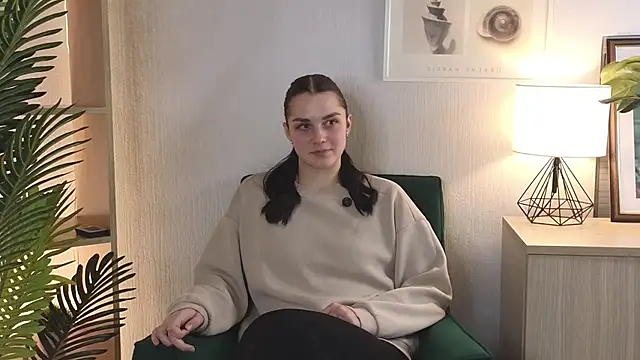 Snapshot of GarynDilley chatting on 02-07-25, 11:34 GarynDilley online show from 02-07-25, 11:34