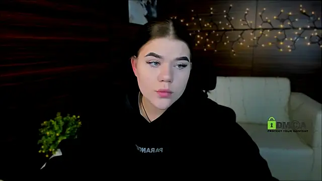 Snapshot of elmira_rose chatting on 02-11-25, 10:15 elmira rose online show from 02-11-25, 10:15