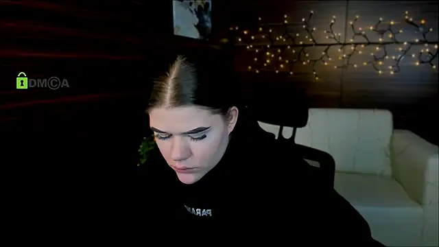 Snapshot of elmira_rose chatting on 02-11-25, 04:24 elmira rose online show from 02-11-25, 04:24