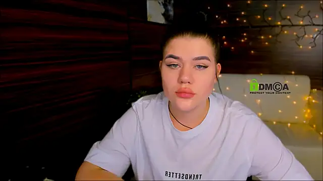 Snapshot of elmira_rose chatting on 02-12-25, 01:48 elmira rose online show from 02-12-25, 01:48