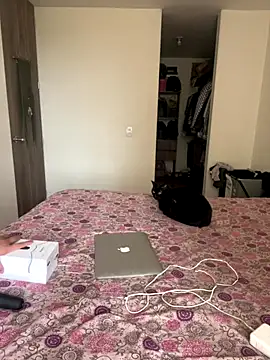 Maggie Geller online show from 09-19-25, 03:13