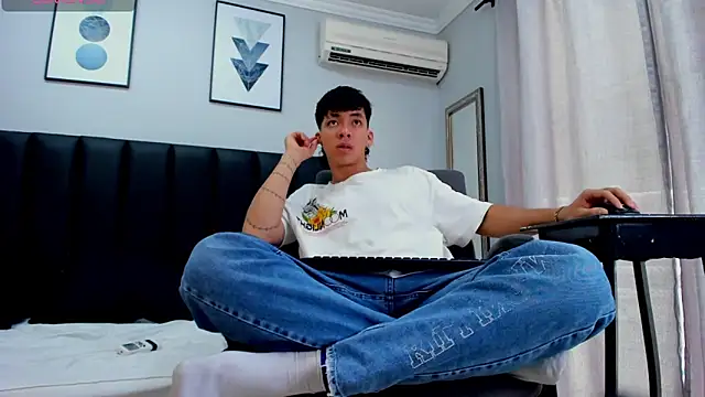 ISAAC CRYSTON online show from 02-03-25, 06:17