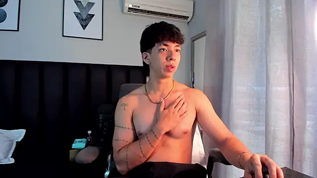 ISAAC CRYSTON online show from 02-24-25, 08:03