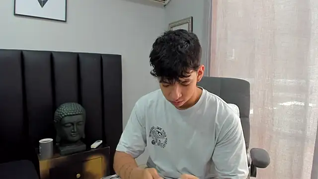 ISAAC CRYSTON online show from 03-19-25, 07:17