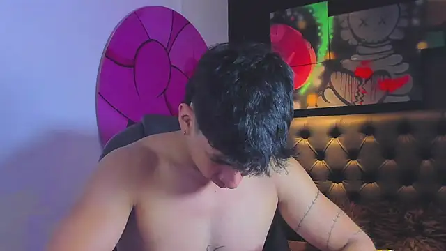 ISAAC CRYSTON online show from 10-09-25, 07:34