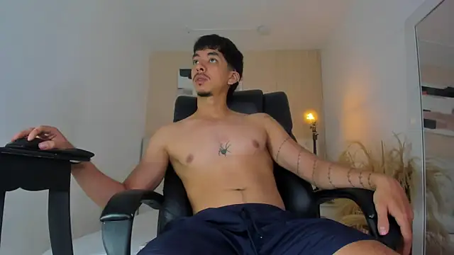 ISAAC CRYSTON online show from 03-13-26, 09:32