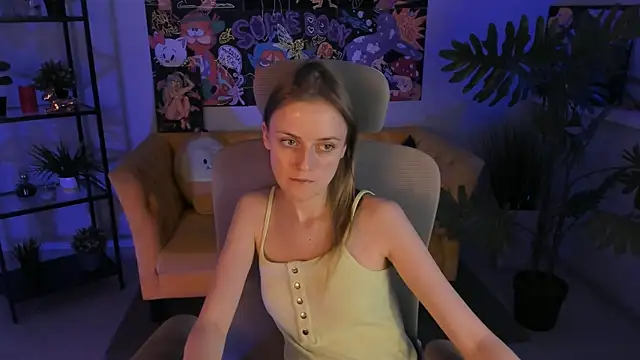 Snapshot of KiraMontoya chatting on 03-01-25, 02:02 KiraMontoya online show from 03-01-25, 02:02