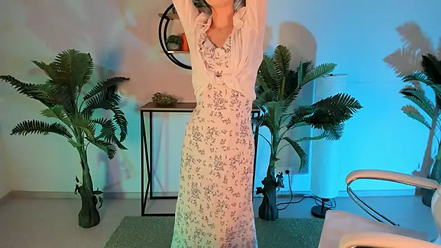 Snapshot of KiraMontoya chatting on 03-11-25, 09:15 KiraMontoya online show from 03-11-25, 09:15