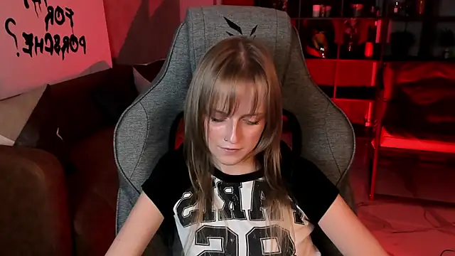 Snapshot of KiraMontoya chatting on 09-30-25, 05:51 KiraMontoya online show from 09-30-25, 05:51