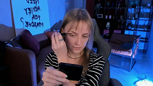 Snapshot of KiraMontoya chatting on 11-02-25, 05:37 KiraMontoya online show from 11-02-25, 05:37