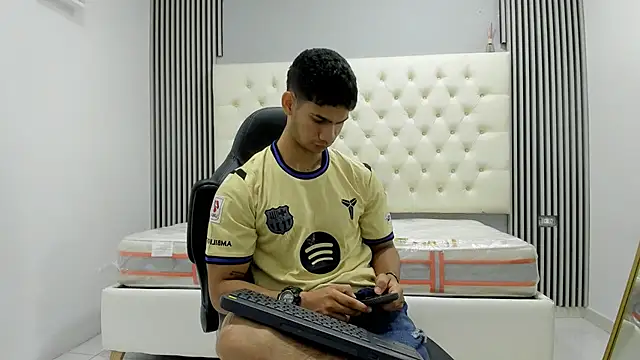 ANDRES STUD online show from 03-23-26, 04:38