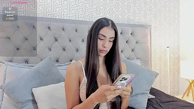 FelicityAdams online show from 10-28-25, 01:36